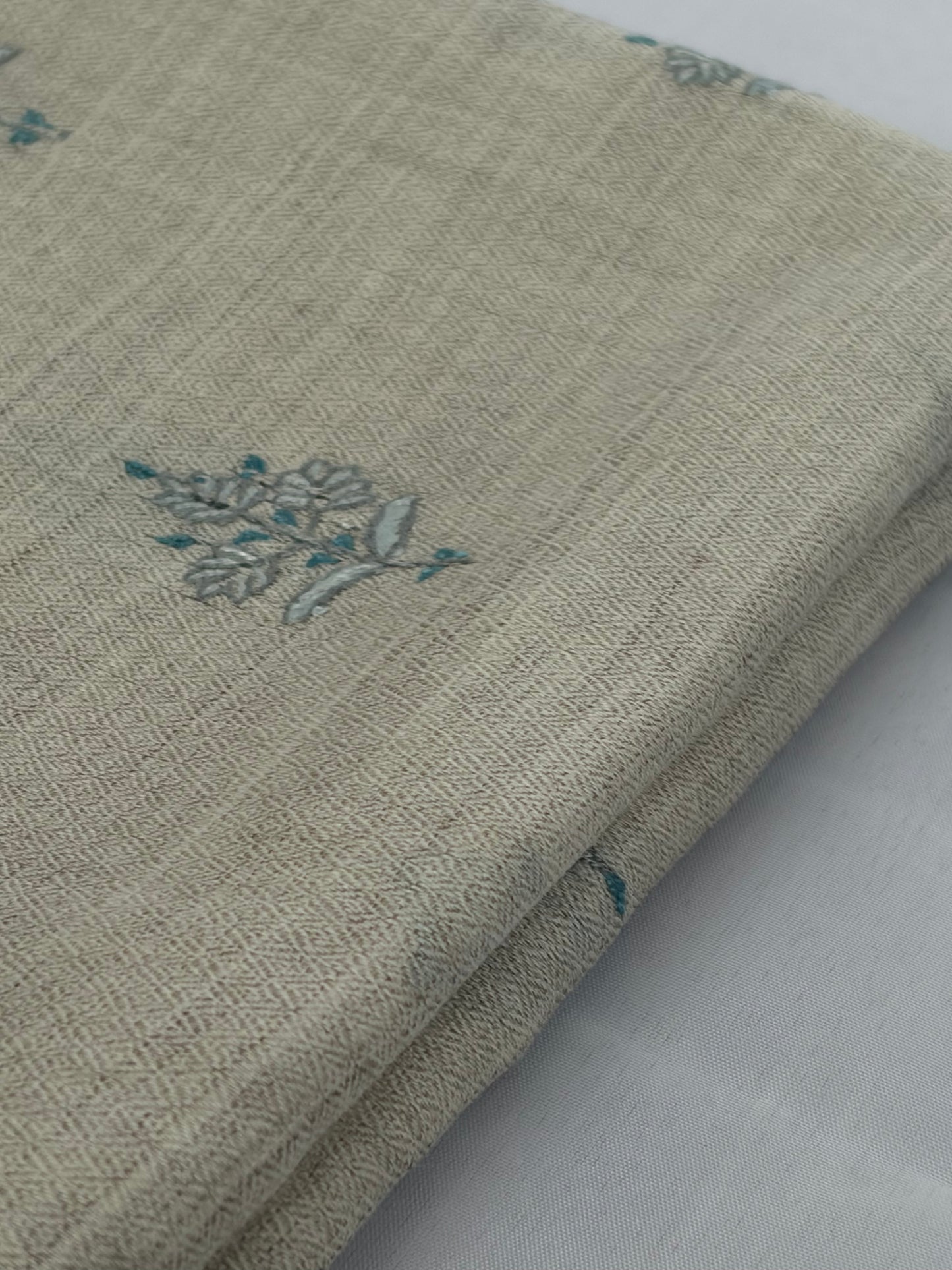 Pure Cashmere Scarf - Embroidered Nº1